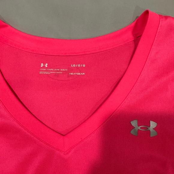 Under Armour Women's Bright Pink V-Neck Tee Size Large - Picture 2 of 5